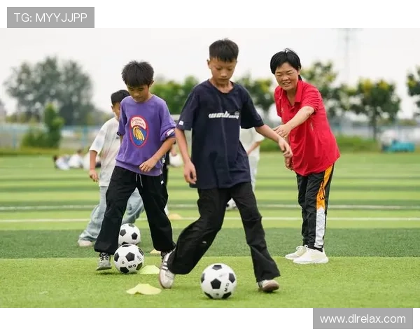 追寻绿茵梦想纪录片揭示足球明星背后的故事与奋斗历程