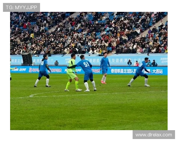 足球明星齐聚一堂欢乐无限综艺秀尽显幽默风采与球场激情